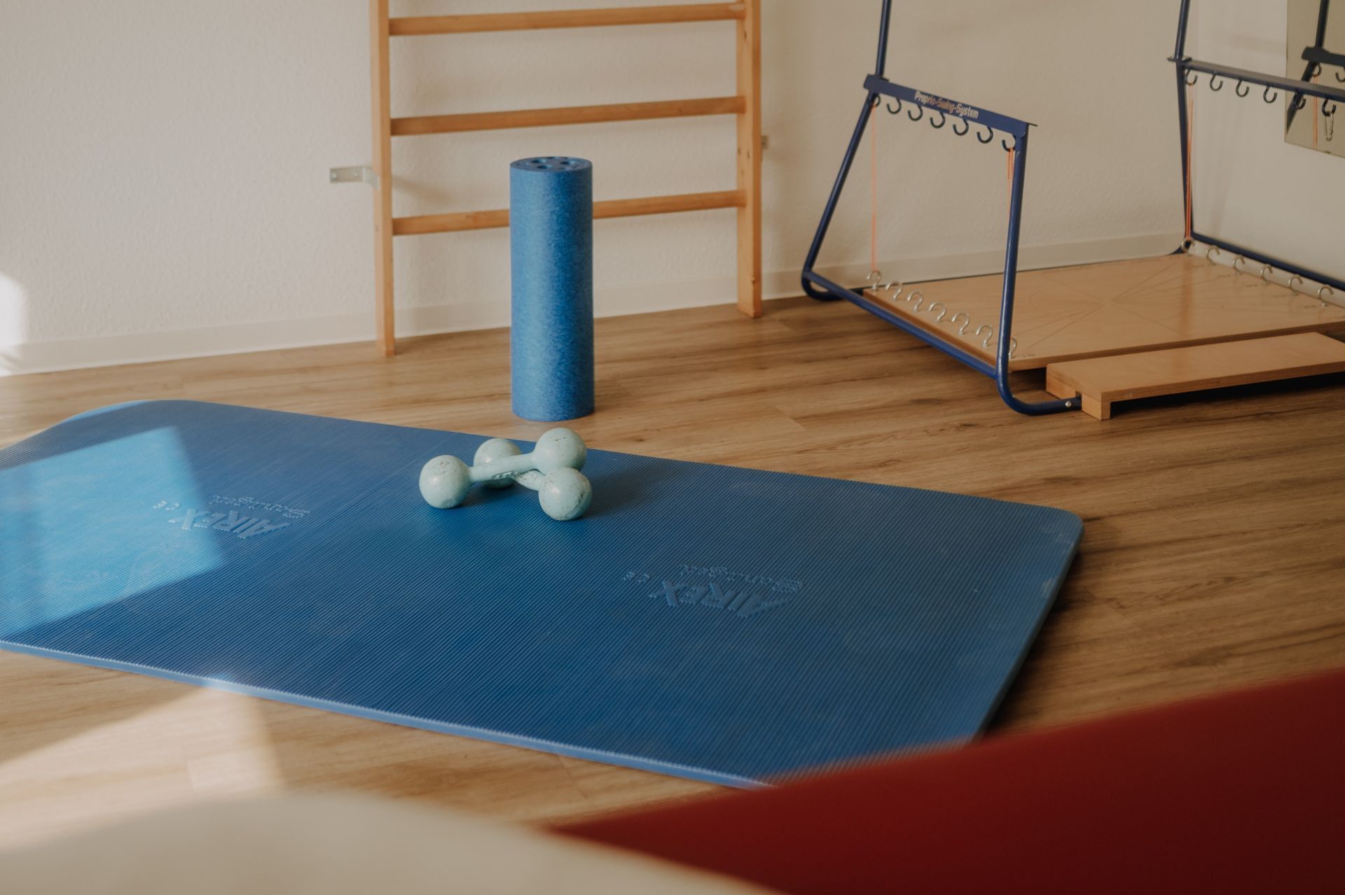 Behandlungsraum mit Liege in Praxis Physio Winterkorn